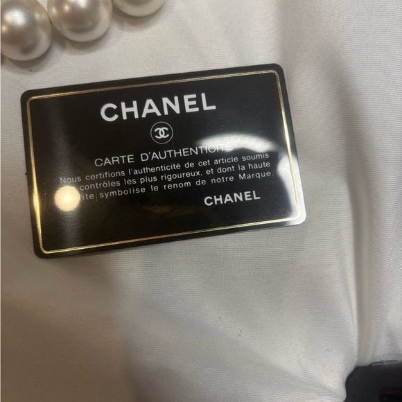 CHANEL MAXI PEARLS Clutch With Chain Bag - Picture 13 of 13